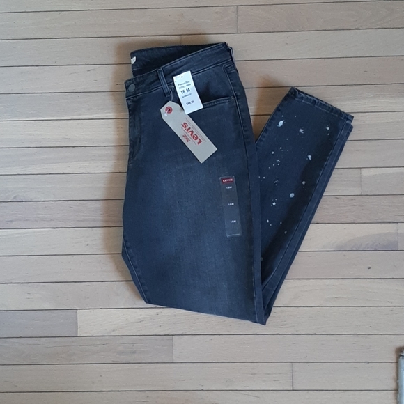 NWT Women's Levi's - Picture 1 of 4